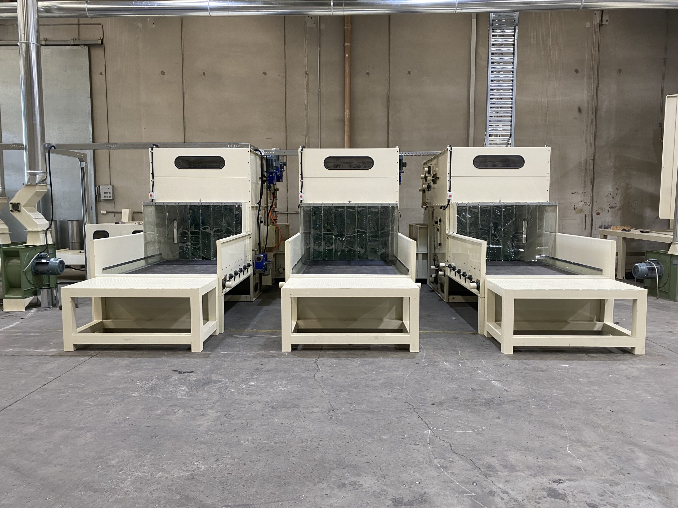 Cross-lapping machinery